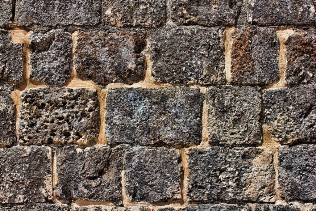 Nettoyage des murs en pierre: quelles sont les meilleures techniques ?